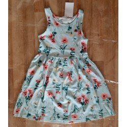 Kinderjurk lichtblauw met bloemen